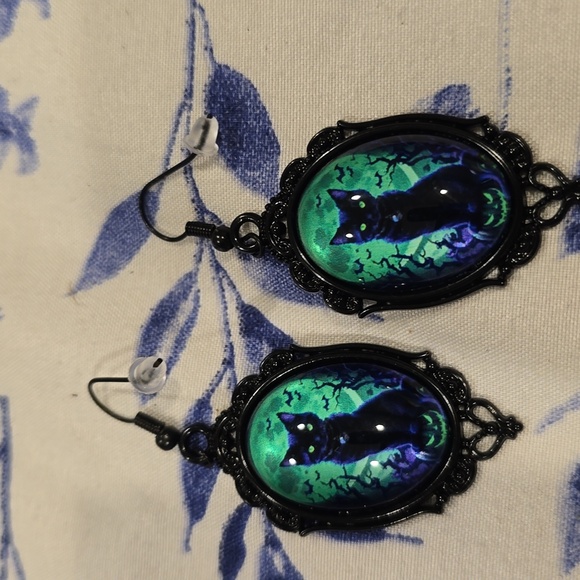 ❤️10/$20 New black cat earrings - Picture 1 of 2